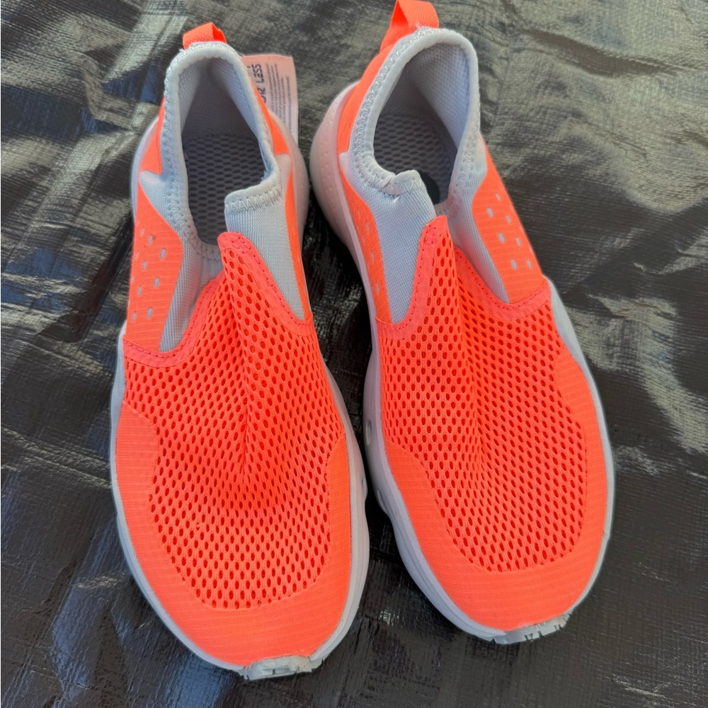 NWOT UNDER AMOUR Micro G Kilchis Slip On Water
Sneakers Size 7